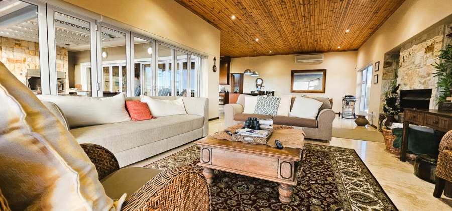 5 Bedroom Property for Sale in Middedorp Western Cape